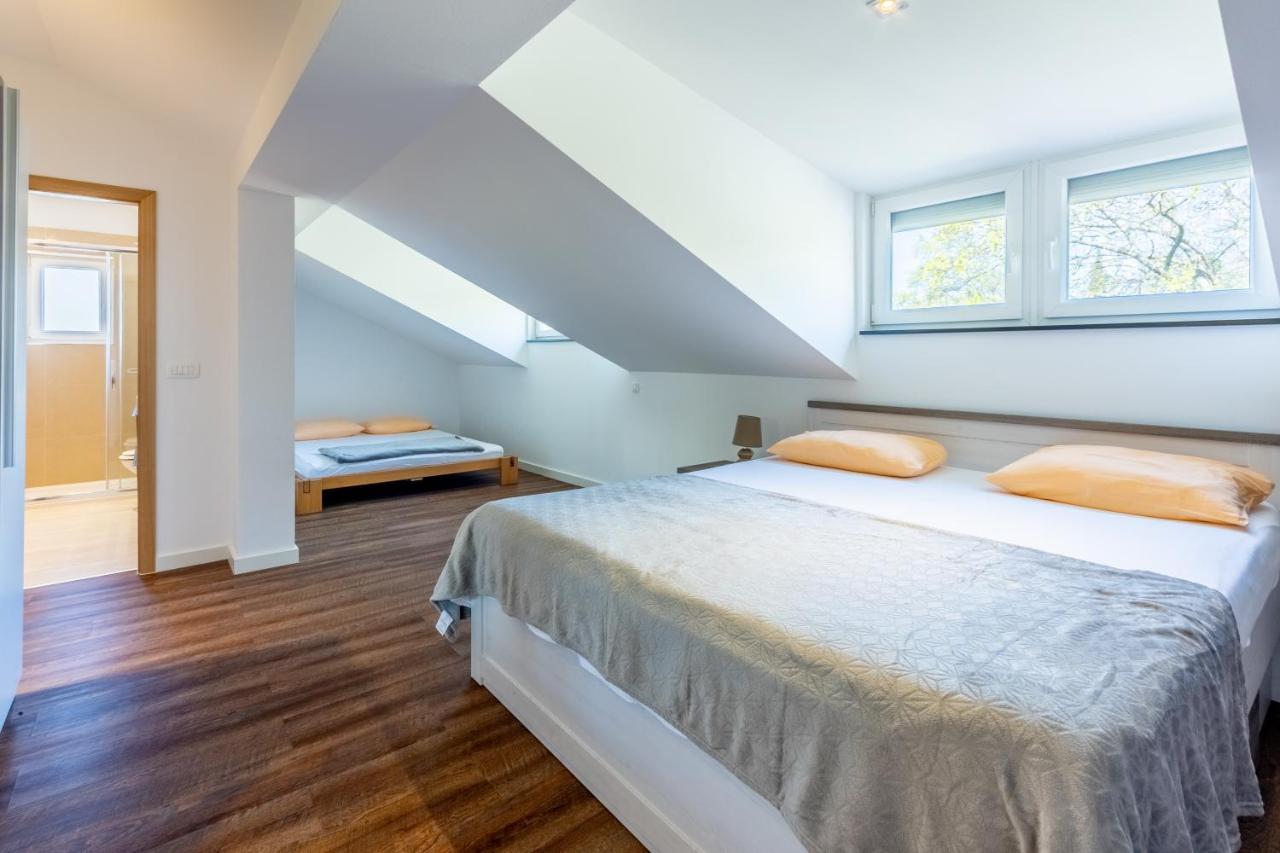 Rimac Apartment And Rooms Novi Vinodolski Ngoại thất bức ảnh