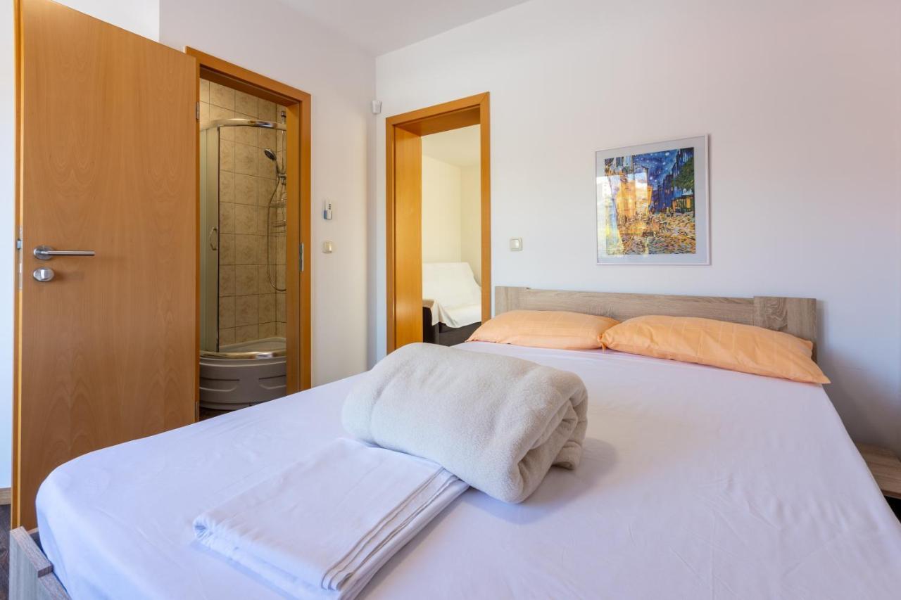 Rimac Apartment And Rooms Novi Vinodolski Ngoại thất bức ảnh